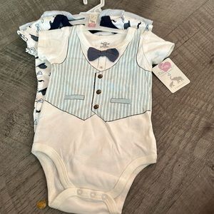 Little treasures 3 bodysuits 3-6 month